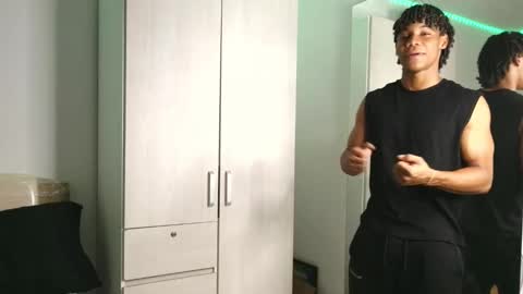 Snapshot of marcelo_dosantos77 chatting on 10-09-25, 04:05 MARCELO online show from 10-09-25, 04:05