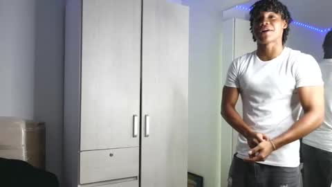 Snapshot of marcelo_dosantos77 chatting on 10-10-25, 03:22 MARCELO online show from 10-10-25, 03:22