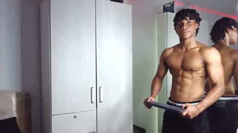 Snapshot of marcelo_dosantos77 chatting on 10-15-25, 09:15 MARCELO online show from 10-15-25, 09:15