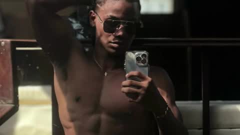 Snapshot of marcelo_dosantos77 chatting on 10-19-25, 04:29 MARCELO online show from 10-19-25, 04:29