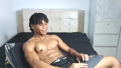 Snapshot of marcelo_dosantos77 chatting on 11-11-25, 04:23 MARCELO online show from 11-11-25, 04:23