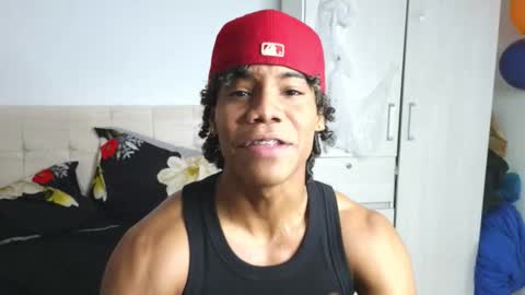 Snapshot of marcelo_dosantos77 chatting on 11-16-25, 04:01 MARCELO online show from 11-16-25, 04:01