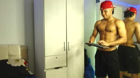 Snapshot of marcelo_dosantos77 chatting on 11-27-25, 03:47 MARCELO online show from 11-27-25, 03:47