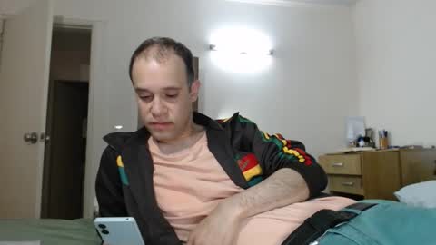 Snapshot of marcelsoltero chatting on 11-18-25, 05:23 marcnashio online show from 11-18-25, 05:23