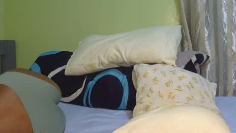 marclyne_cy online show from 10-05-25, 05:44