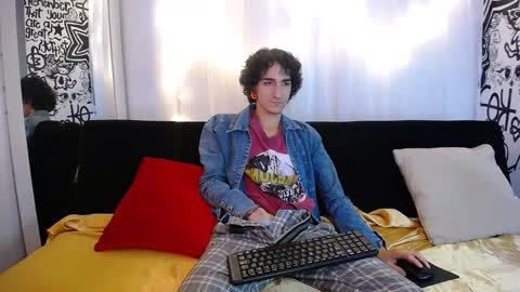marco_xxx010 online show from 10-15-25, 07:08