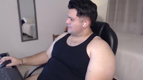 Snapshot of marcobearson chatting on 03-23-26, 09:19 Marcos online show from 03-23-26, 09:19