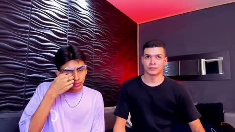 Snapshot of marcoyethan chatting on 01-04-25, 09:32 Marco and Ethan online show from 01-04-25, 09:32