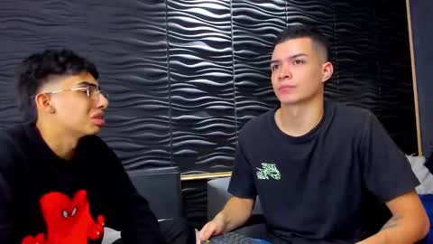 Snapshot of marcoyethan chatting on 01-08-25, 04:44 Marco and Ethan online show from 01-08-25, 04:44