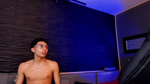 Snapshot of marcoyethan chatting on 01-23-25, 10:22 Marco and Ethan online show from 01-23-25, 10:22