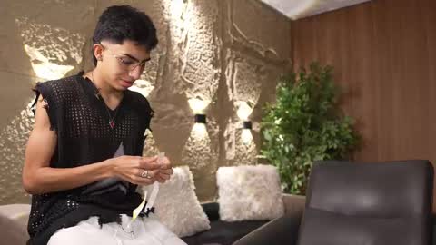 Snapshot of marcoyethan chatting on 09-30-25, 03:55 Marco and Ethan online show from 09-30-25, 03:55