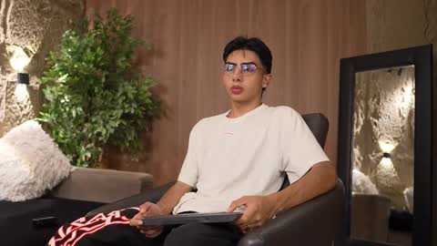 Snapshot of marcoyethan chatting on 10-02-25, 04:30 Marco and Ethan online show from 10-02-25, 04:30