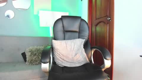 Snapshot of marcus_jax1 chatting on 12-07-24, 04:09 Marcus Jax1 online show from 12-07-24, 04:09