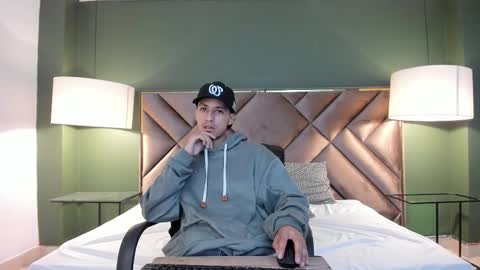 marcus_jeron online show from 10-22-25, 09:47