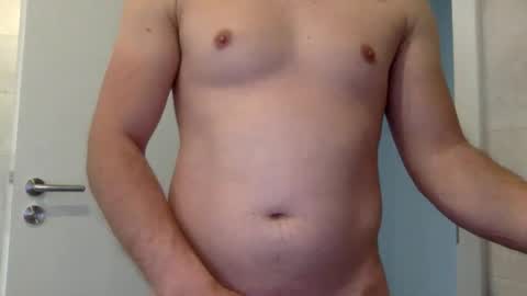 Snapshot of marcwholoves26 chatting on 04-12-26, 07:02 marcwholoves26 online show from 04-12-26, 07:02