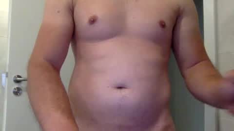 Snapshot of marcwholoves26 chatting on 05-05-26, 09:28 marcwholoves26 online show from 05-05-26, 09:28