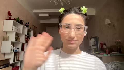 Snapshot of marentrucker chatting on 03-23-26, 11:03 Zara online show from 03-23-26, 11:03