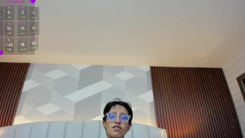 Aitana online show from 10-19-25, 01:28