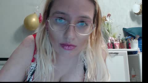 Snapshot of margo_shine chatting on 03-17-26, 07:06 margo_shine online show from 03-17-26, 07:06