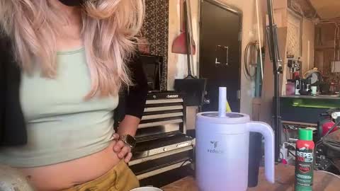 Elle online show from 11-04-25, 02:49