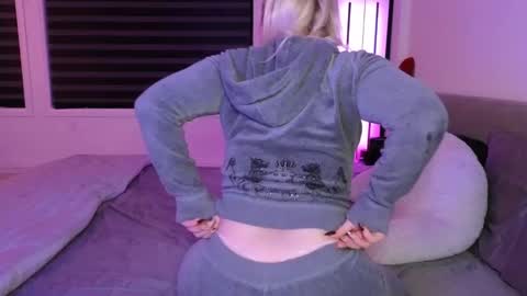 margot_robbie7 online show from 10-16-25, 11:28