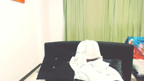 Snapshot of mari4you69 chatting on 01-05-25, 11:15 mari4you69 online show from 01-05-25, 11:15