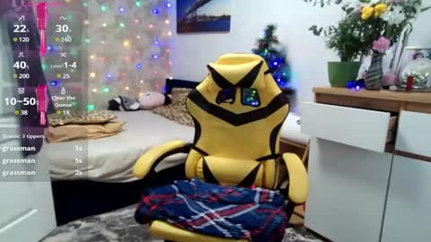 Mari online show from 12-19-24, 10:02