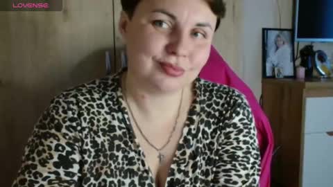 Mari online show from 10-09-25, 01:42