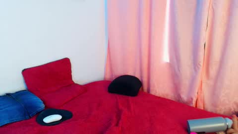 Snapshot of mari_mar69 chatting on 09-12-25, 12:16 mari_mar69 online show from 09-12-25, 12:16