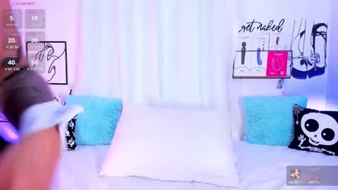 Mari Sweett  online show from 10-25-25, 06:13