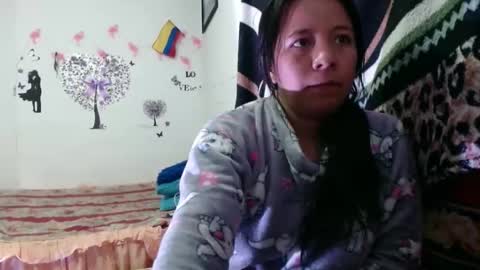 Snapshot of maria_and_angel17 chatting on 01-20-25, 01:50 Mara and ngel online show from 01-20-25, 01:50