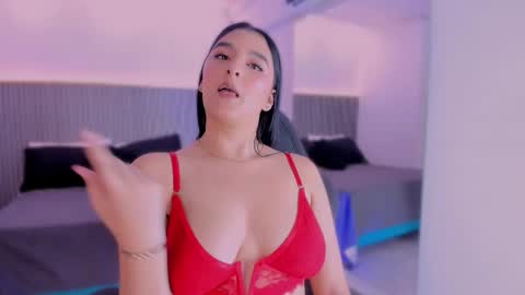 Snapshot of maria_flowers chatting on 09-20-25, 08:21 MARIA online show from 09-20-25, 08:21