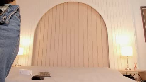 Maria  online show from 11-22-25, 11:31