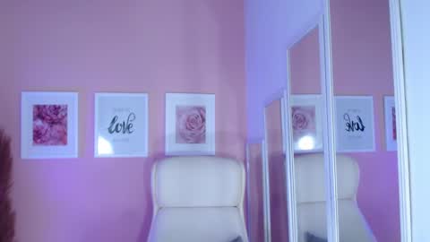 Snapshot of maria_jones chatting on 12-26-24, 04:36  Instagram soymj01 online show from 12-26-24, 04:36