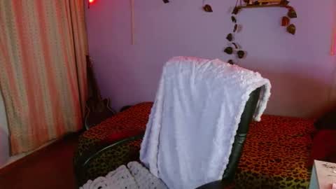 Snapshot of mariaajuana_ chatting on 10-12-25, 04:22 mariaajuana_ online show from 10-12-25, 04:22