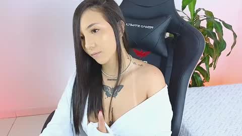 Maria Fer online show from 01-19-25, 05:07