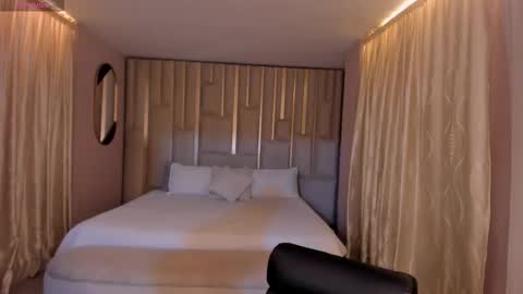 MARIA HERRERA  online show from 12-19-25, 09:11