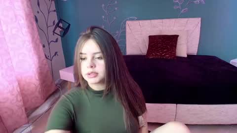 Snapshot of mariamcute_ chatting on 02-19-25, 08:10 M A R I A N A online show from 02-19-25, 08:10