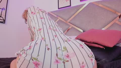 Snapshot of marian_pinzon chatting on 02-07-25, 08:55 Marian online show from 02-07-25, 08:55