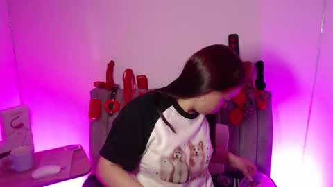 Marian online show from 11-28-25, 02:25