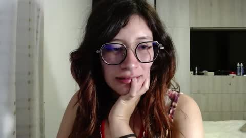 Mariana online show from 03-11-25, 10:42