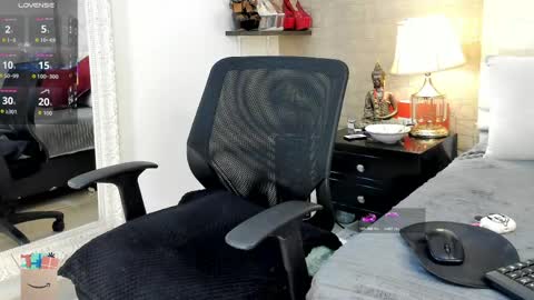 Snapshot of mariana_c chatting on 04-24-26, 02:41 Mar y online show from 04-24-26, 02:41