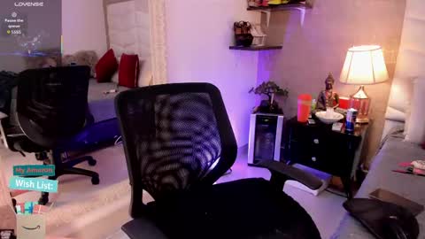 Snapshot of mariana_c chatting on 04-29-26, 05:30 Mar y online show from 04-29-26, 05:30