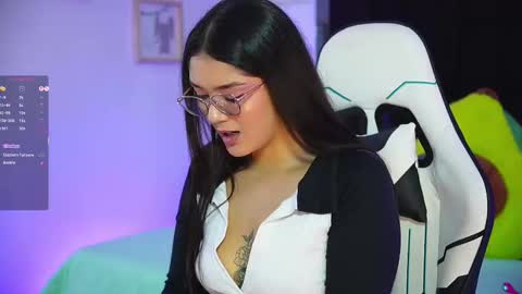Snapshot of mariana_monroe04 chatting on 09-18-25, 07:05 Mariana  online show from 09-18-25, 07:05