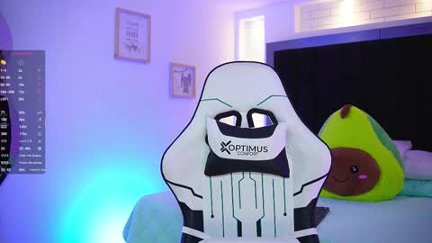 Snapshot of mariana_monroe04 chatting on 10-14-25, 07:03 Mariana  online show from 10-14-25, 07:03