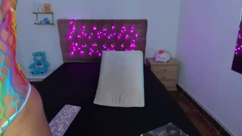 Snapshot of mariana_pervert chatting on 01-10-26, 06:04 Mariana. online show from 01-10-26, 06:04