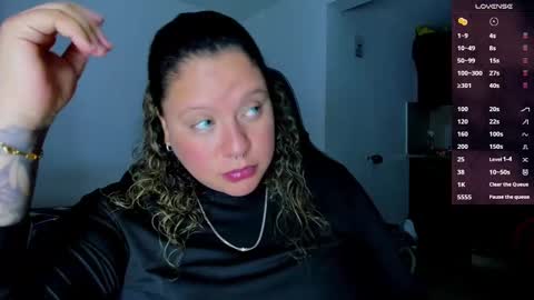 Snapshot of mariana_smittt chatting on 01-17-25, 11:18   Independent Model online show from 01-17-25, 11:18