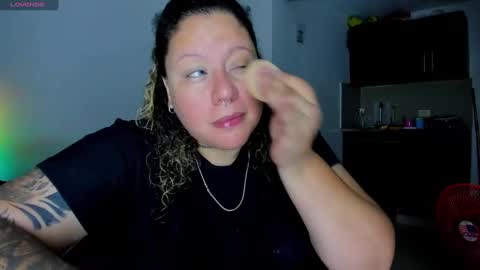 Snapshot of mariana_smittt chatting on 02-03-25, 07:40   Independent Model online show from 02-03-25, 07:40