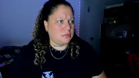 Snapshot of mariana_smittt chatting on 09-13-25, 06:24   Independent Model online show from 09-13-25, 06:24