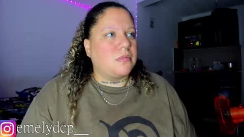 Snapshot of mariana_smittt chatting on 09-23-25, 05:21   Independent Model online show from 09-23-25, 05:21